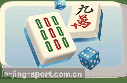 篮球架下记分牌 红队领先蓝队三分